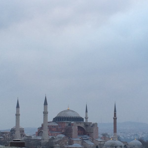 Photo taken at World Heritage Hotel by Çağlar A. on 1/16/2015