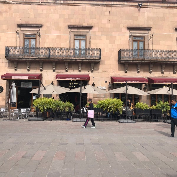 รูปภาพถ่ายที่ Restaurante La Posada Del Virrey โดย Denisse C. เมื่อ 12/29/2019