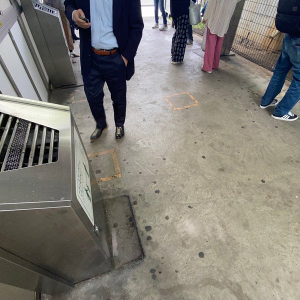 関内駅南口 南側喫煙所 関内 0 Tips