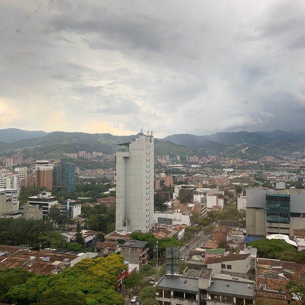 Foto scattata a Diez Hotel Categoría Colombia da Jessica L. il 10/17/2019