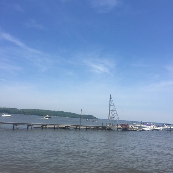 Photo taken at Tim&#39;s Rivershore Restaurant and Crabhouse by Grethel on 5/24/2015