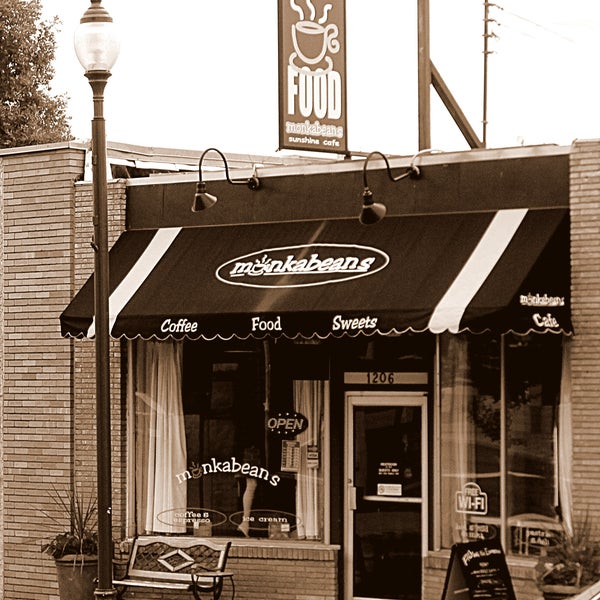 Foto tomada en Munkabeans Kitchen &amp; Coffeehouse  por Munkabeans Kitchen &amp; Coffeehouse el 5/13/2014