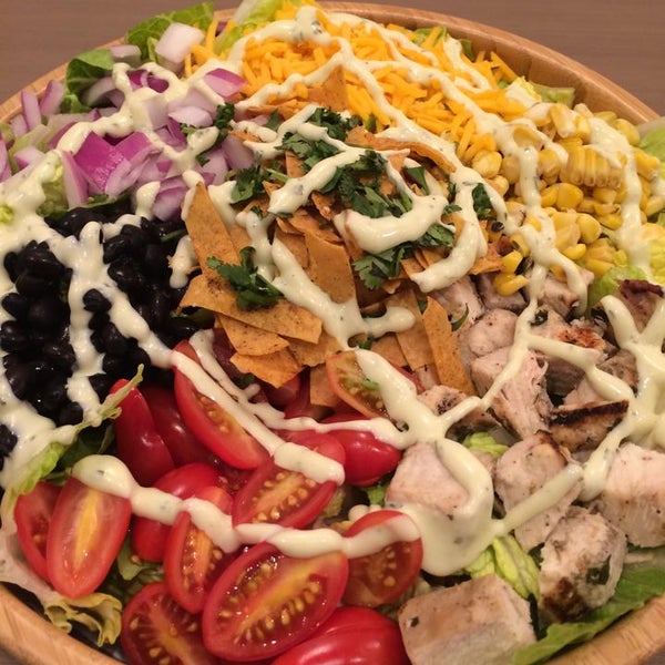Снимок сделан в Art of Salad EAST BRUNSWICK пользователем Art of Salad EAST BRUNSWICK 5/13/2014