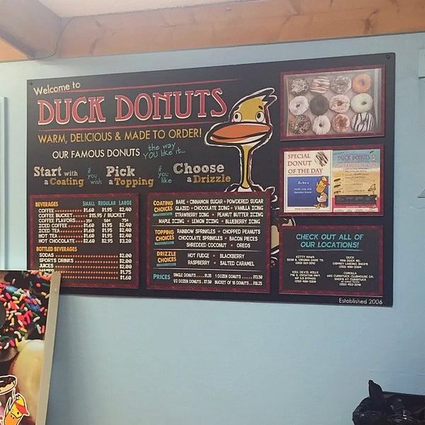 7/30/2016 tarihinde Paige S.ziyaretçi tarafından Duck Donuts'de çekilen fotoğraf