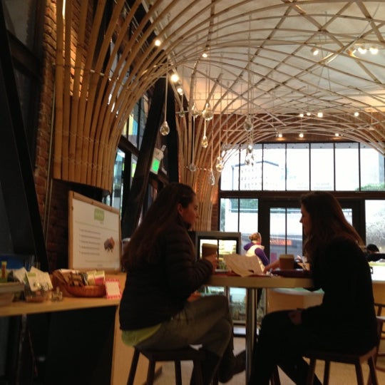 12/14/2012にJessica S.がNEWTREE Chocolate Caféで撮った写真
