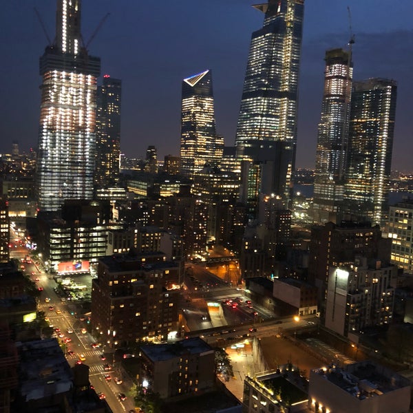 5/15/2018 tarihinde Stanislav V.ziyaretçi tarafından Sky Room'de çekilen fotoğraf