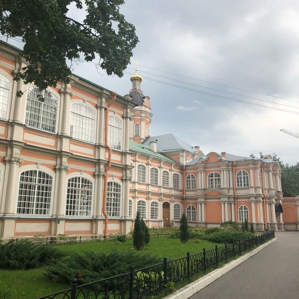 троицкий александро-невский монастырь санкт-петербург. александро-невская лавра в санкт-петербурге. александро-невская лавра в санкт-петербурге трапезная. подворье александро-невской лавры. гостиницы александро невской лавры.