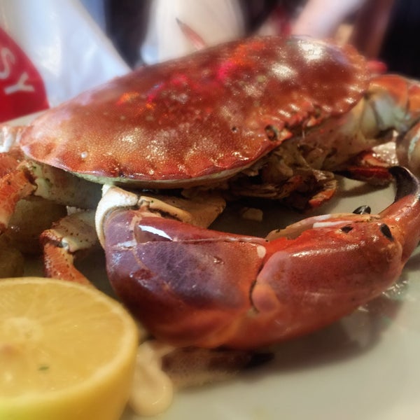 Foto diambil di Big Easy Bar.B.Q &amp; Crabshack oleh App___ple pada 6/25/2015