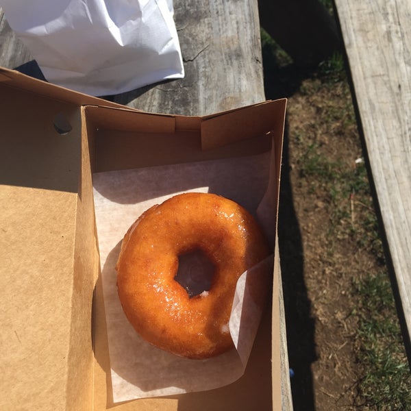 Foto scattata a Duck Donuts da Dan B. il 8/13/2015