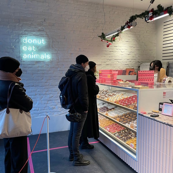 Photo taken at brammibal&#39;s donuts by Mark G. on 12/11/2021