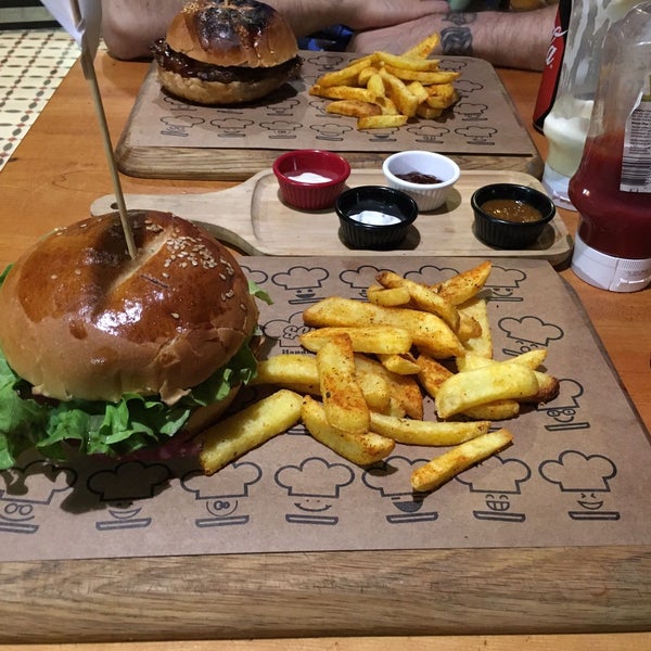 7/15/2017에 Burcu E.님이 Şef&#39;s Burger에서 찍은 사진