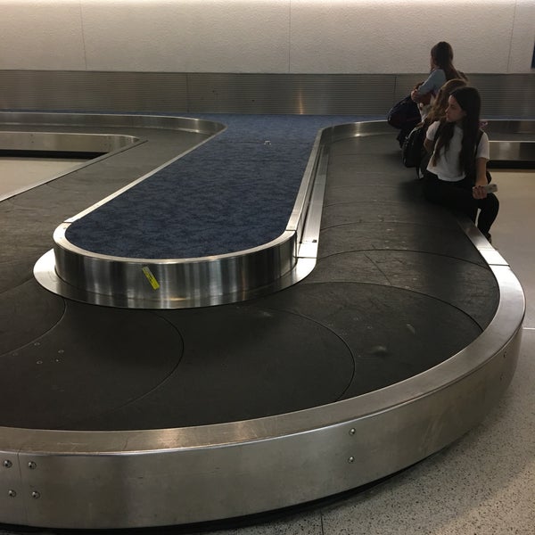 Baggage Claim 2527 Miami International Airport Concourse D