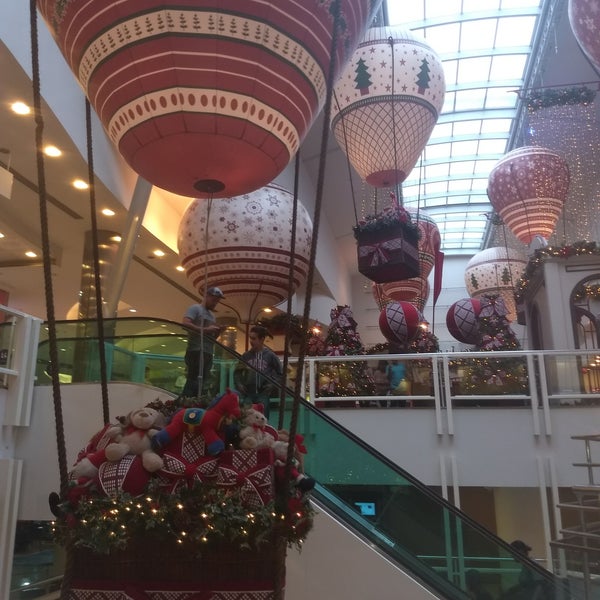 12/26/2017 tarihinde Lu R.ziyaretçi tarafından Shopping Mueller'de çekilen fotoğraf