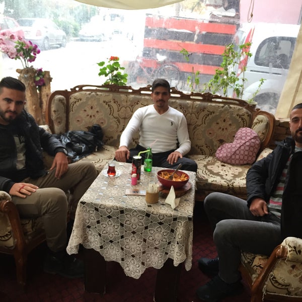 Photo taken at Sorriso Cafe &amp; El Sanatları by Savaş🇹🇷 on 10/29/2017