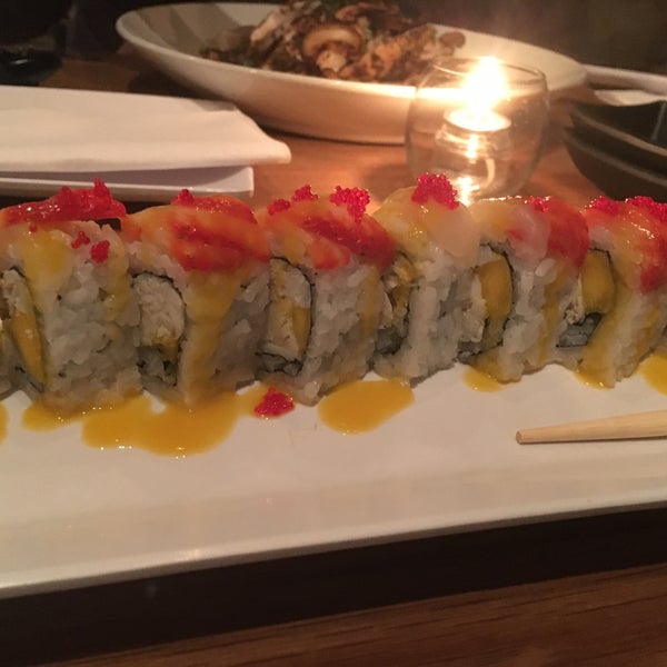 12/9/2016 tarihinde Jewel S.ziyaretçi tarafından Maiko Sushi Lounge'de çekilen fotoğraf