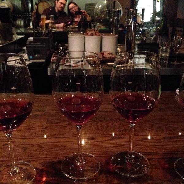 11/7/2015에 Ruby V.님이 SE Wine Collective에서 찍은 사진
