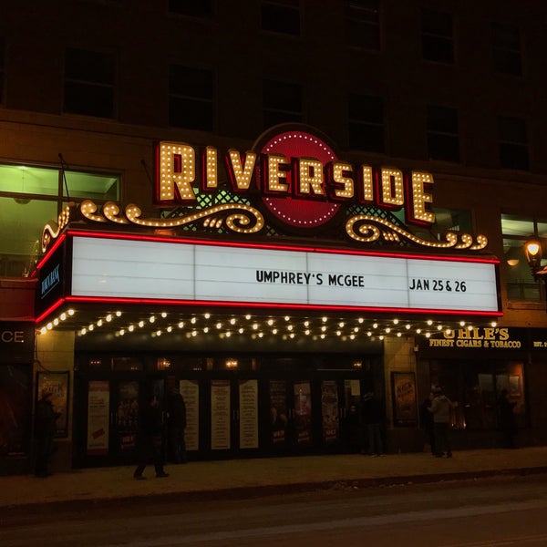 Foto diambil di Riverside Theater oleh Peter Z. pada 1/26/2019