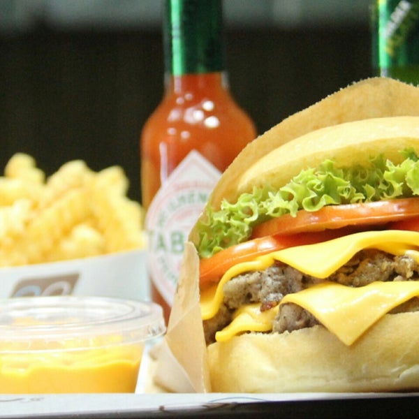 11/14/2015 tarihinde Happy Mahaoziyaretçi tarafından Boodi&#39;s Burger'de çekilen fotoğraf