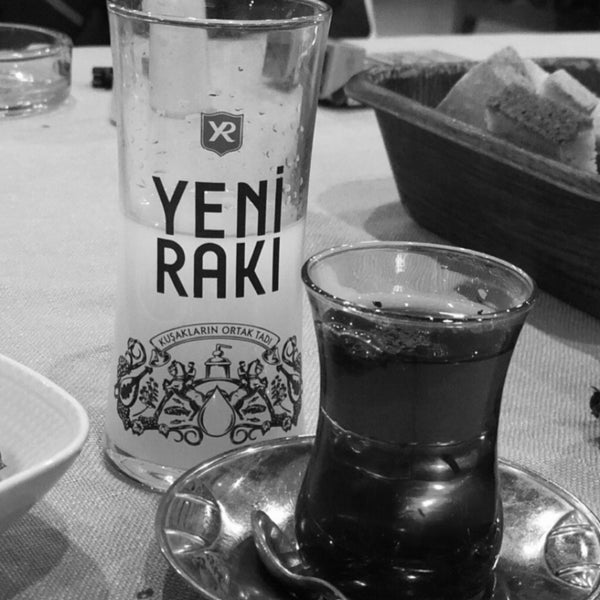 Das Foto wurde bei Balıkçıdede Restaurant von Burçin am 12/19/2018 aufgenommen