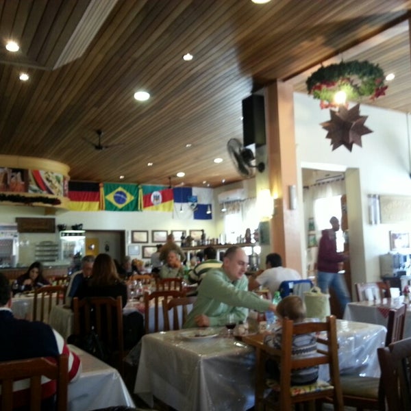 Снимок сделан в Torquês Restaurante пользователем Lucas J. 5/25/2013