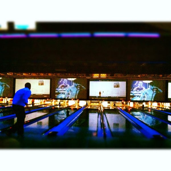 Photo taken at 10Pin Bowling Lounge by Sandra C. on 11/30/2012