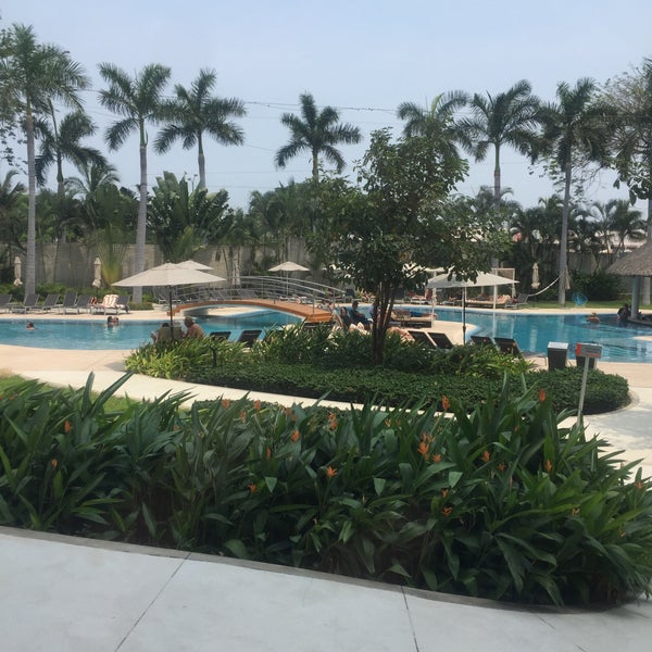 Foto tirada no(a) Resort Mundo Imperial por Selene M. em 4/22/2018