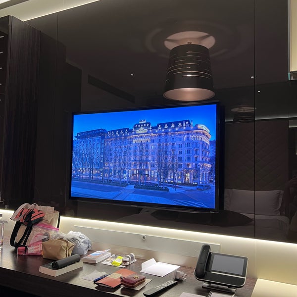 Photo taken at Excelsior Hotel Gallia by Ceres AnaSéline C. on 4/15/2023