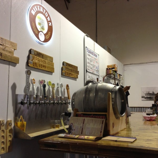 7/12/2013에 Nikki R.님이 Rivertown Brewery &amp; Barrel House에서 찍은 사진