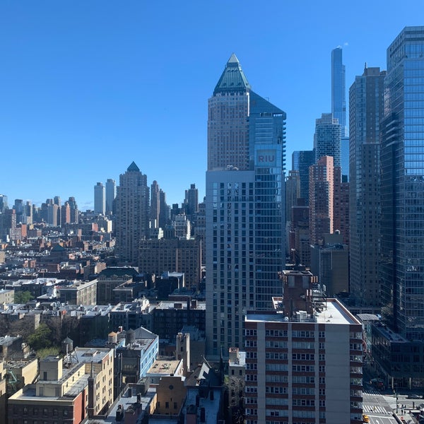 รูปภาพถ่ายที่ InterContinental New York Times Square โดย Troy C. เมื่อ 4/17/2022