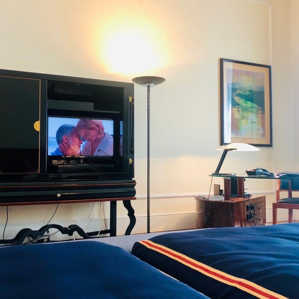 รูปภาพถ่ายที่ Hotel Taschenbergpalais Kempinski โดย V͜͡l͜͡a͜͡d͜͡y͜͡S͜͡l͜͡a͜͡v͜͡a͜͡ เมื่อ 7/27/2019