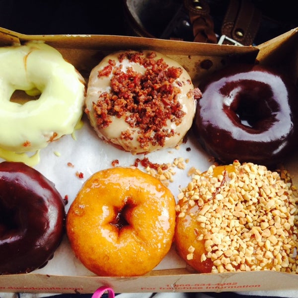 8/17/2014 tarihinde Stacy P.ziyaretçi tarafından Duck Donuts'de çekilen fotoğraf