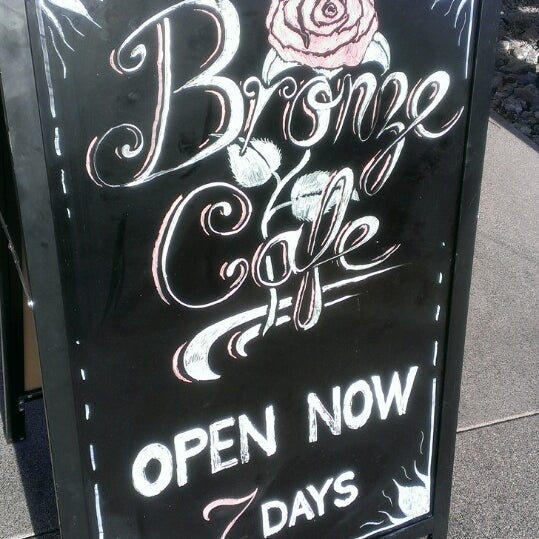 1/8/2014にRissaがBronze Cafeで撮った写真