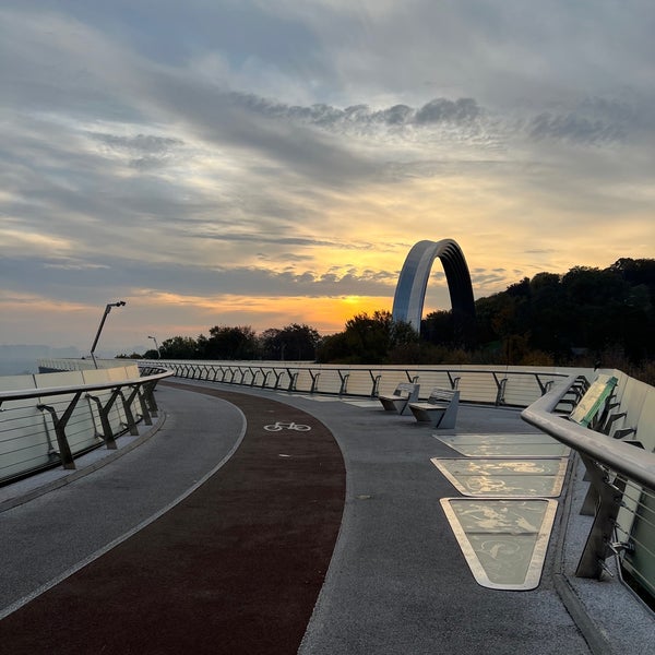 Foto tomada en Puente peatonal-bicicleta  por Надія С. el 10/12/2021