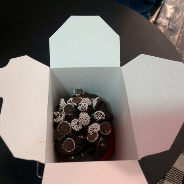 7/12/2014にGermaineがSugarush (cupcakes, cakes &amp; candy)で撮った写真