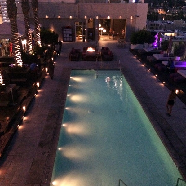 9/15/2014 tarihinde The Lounge &amp; WET at W Hollywoodziyaretçi tarafından The Lounge &amp; WET at W Hollywood'de çekilen fotoğraf