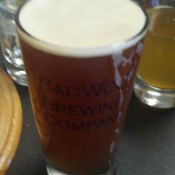 9/20/2013 tarihinde Chris L.ziyaretçi tarafından BadWolf Brewing Company'de çekilen fotoğraf