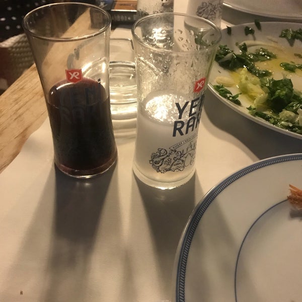 Das Foto wurde bei Neighbours Restaurant von Yılmaz Y. am 10/9/2018 aufgenommen