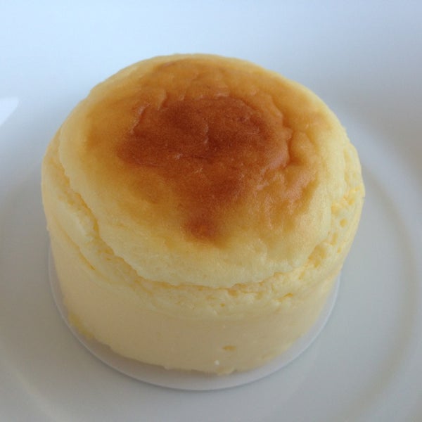 函館洋菓子スナッフルス さっぽろ清田店 Pastry Shop In 札幌市