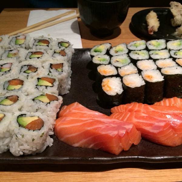 суши бар. ай суши лыткарино. живой стол ресторан япония. классические роллы. суши в лыткарино с доставкой.