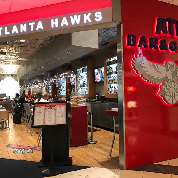 11/8/2016 tarihinde Bryan T.ziyaretçi tarafından Atlanta Hawks Bar &amp; Grill'de çekilen fotoğraf