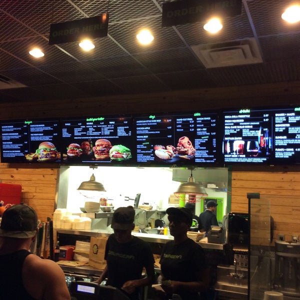 Photo taken at BurgerFi by Biniam G. on 9/8/2015