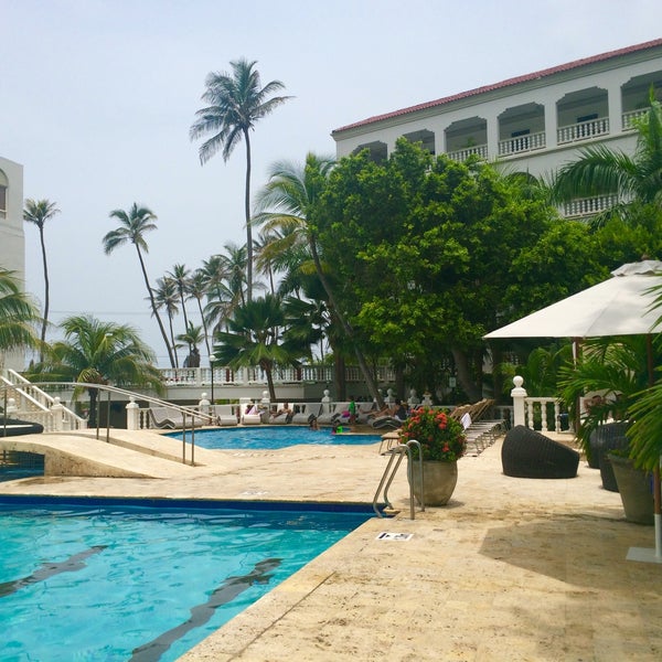 รูปภาพถ่ายที่ Hotel Caribe โดย Valeria เมื่อ 9/6/2015