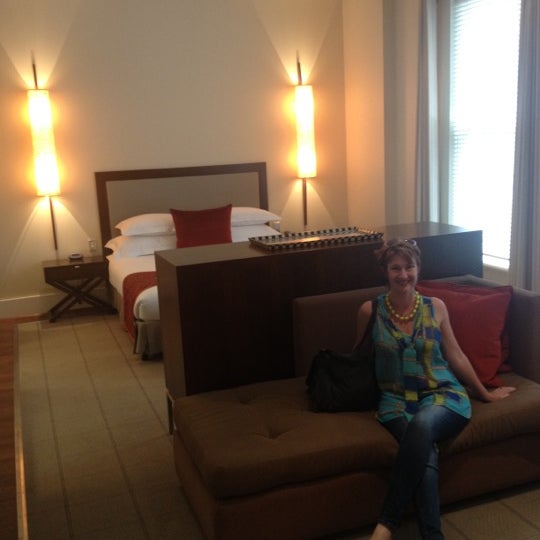 Foto diambil di Hotel Lindrum oleh Andrew R. pada 12/7/2012