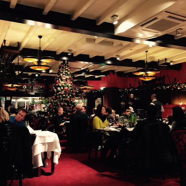 1/2/2015 tarihinde Andrei S.ziyaretçi tarafından Restaurant De Roode Leeuw'de çekilen fotoğraf