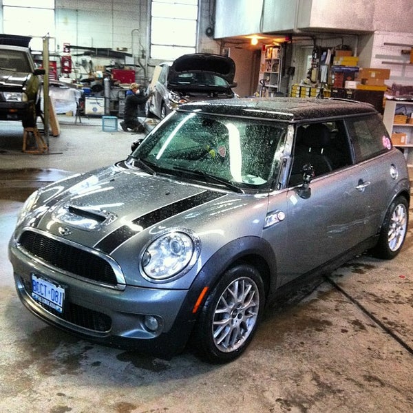 Howden Collision Wexford 2121 Lawerence Ave East