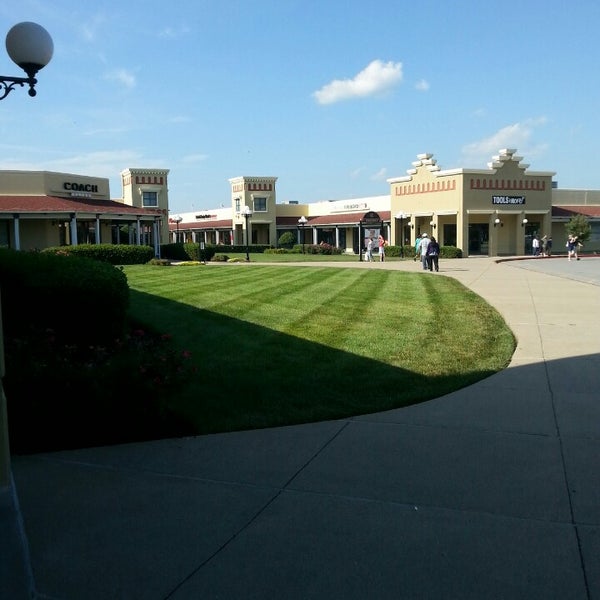 Photo taken at Lebanon Outlet Marketplace by Mia A. on 6/15/2014