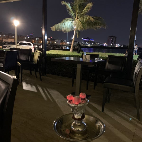 Foto tirada no(a) Ariba Lounge por Yousef em 6/21/2021