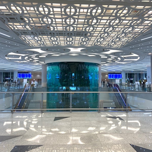 Foto tirada no(a) King Abdulaziz International Airport (JED) por Yousef em 6/21/2021