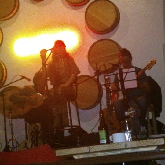 Foto scattata a Beerlandia: Grill Music Pub da Smaya G. il 3/2/2013