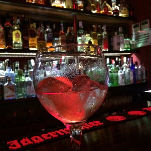 Photo taken at Slow Barcelona Cocktails &amp; Boîte by Koen on 4/29/2015